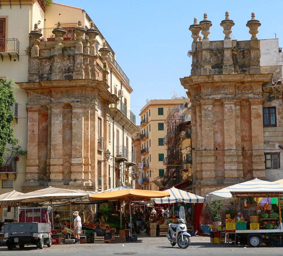 Acomodação com café da manhã  La Dimora Del Massimo Palermo